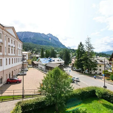 Casa Olimpia Apartment Cortina d'Ampezzo Exterior photo